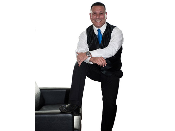 absolute-entertainment-dj-services-Cenzo